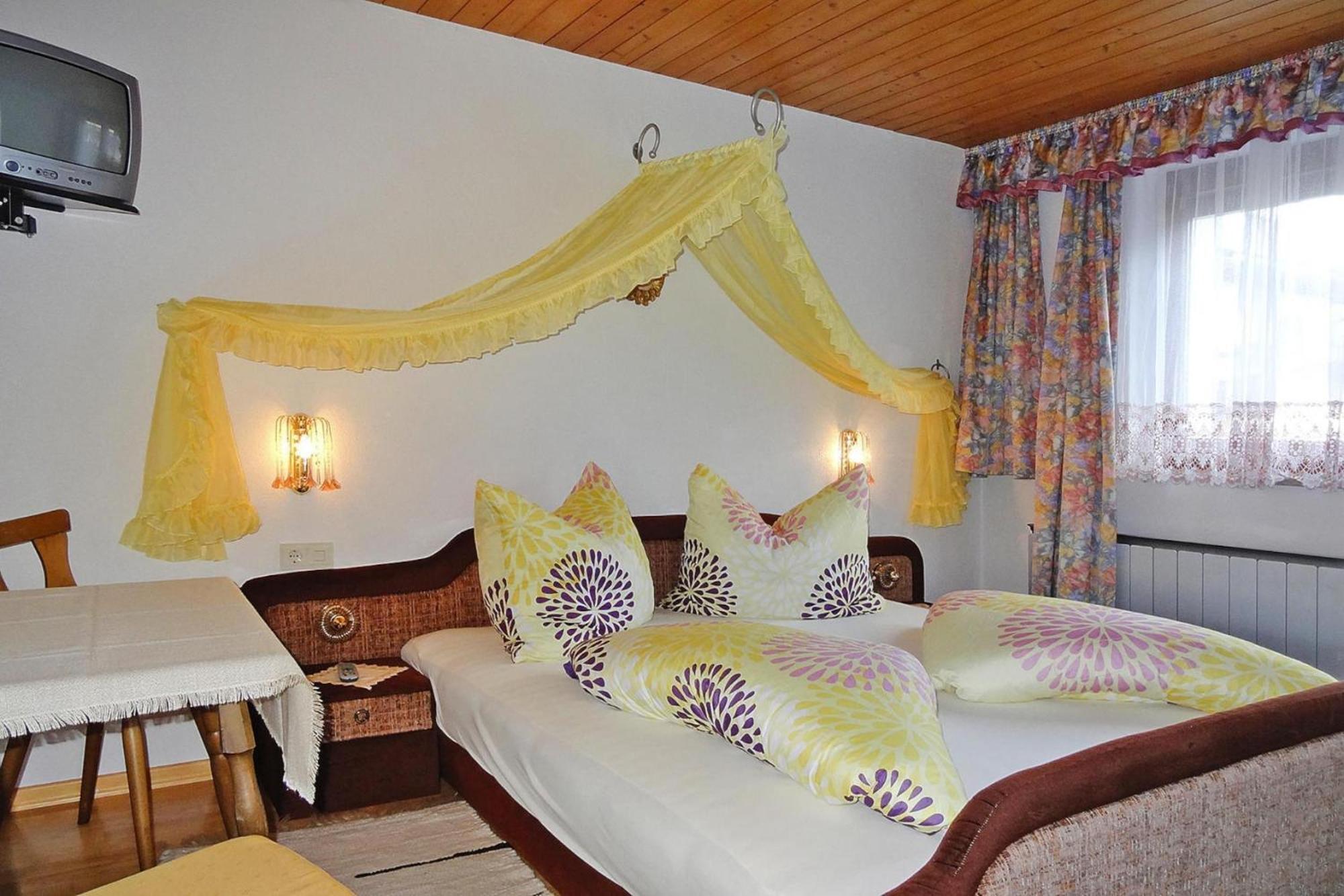 Apartment In F Gen With Parking Space Fugen Bagian luar foto